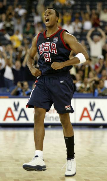 2002: Pierce veste la maglia di Team Usa al Mondiale. Finir male. Reuters
